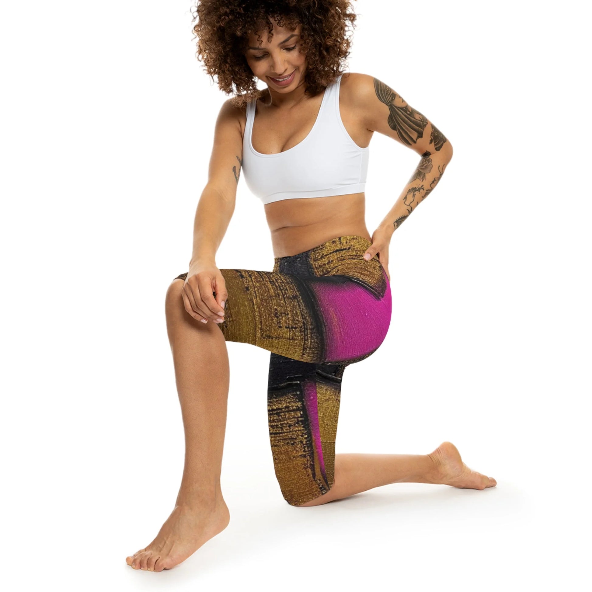 "Queennoble Women'S Capri Leggings - Stylish Golden Black Pink Design for the Fashion-Forward"